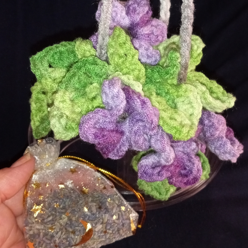 Handmade Hanging Plant w/ Lavender 🪻Flower Satchel (Refillable)